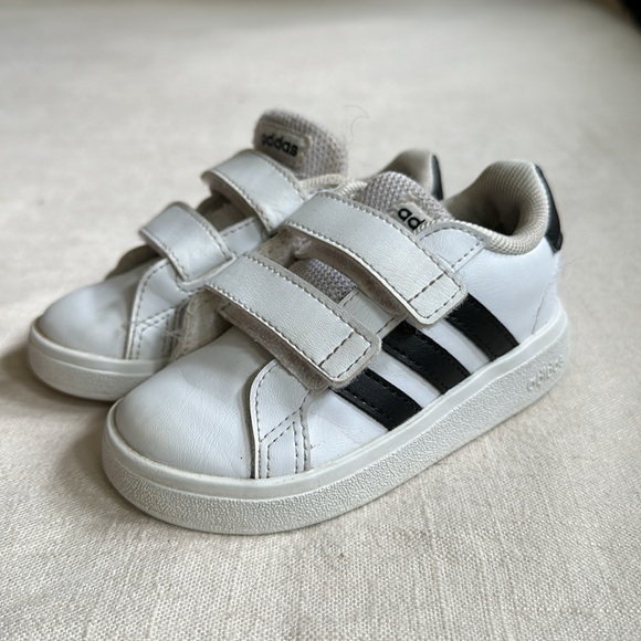 Little Kid Leather Adidas - Picture 2 of 6